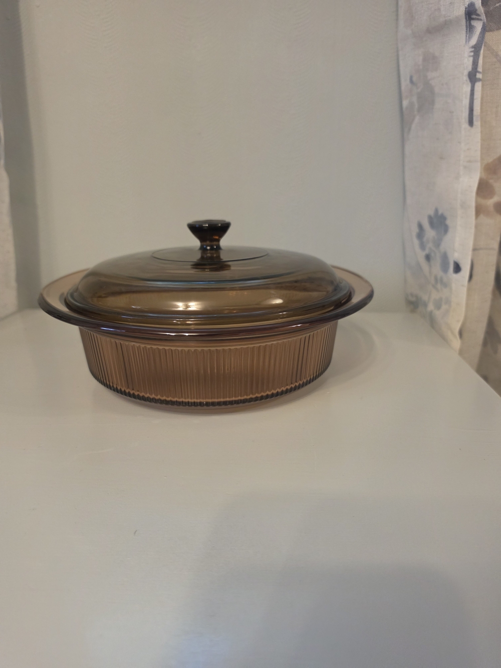 Pyrex 1.5 Quart Amber Glass Covered Casserole Dish - Home Kitchen